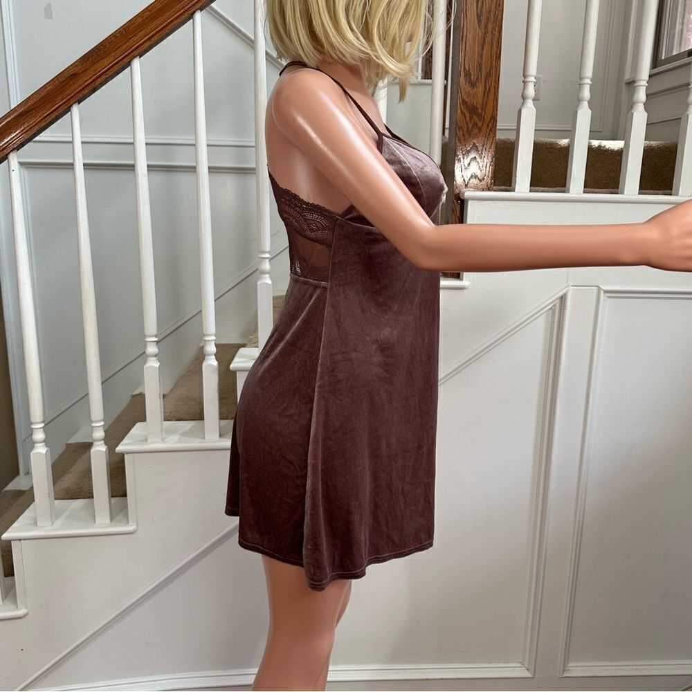 Mauve lace back velvet feel lingerie gown - Picture 7 of 12